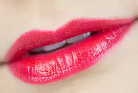 Sexy Sparkles Maybelline Color Sensational Lipstick  975 Pop Of Cherry